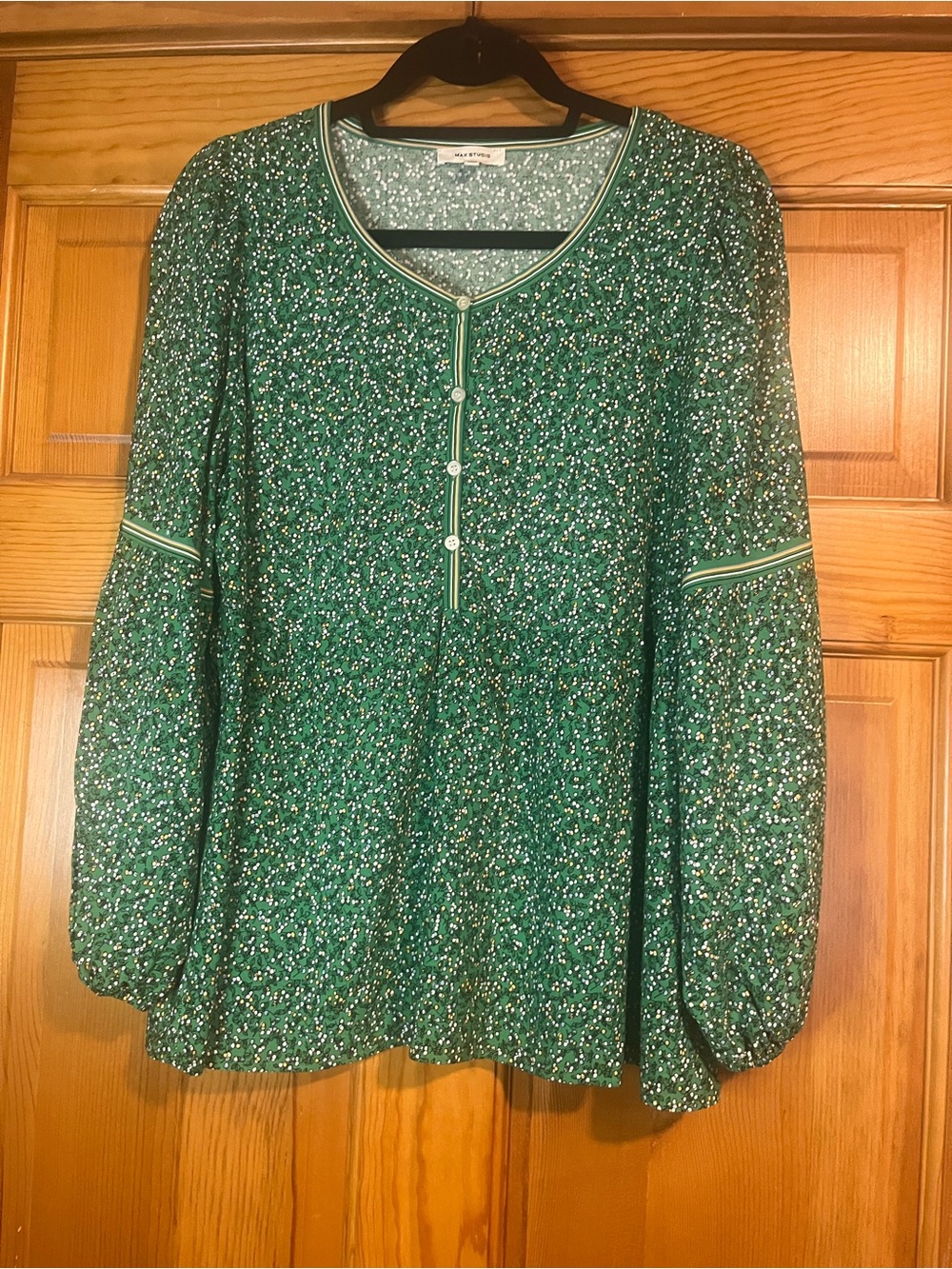 Max Studio 1X Green Floral Peasant Blouse Long Sleeve Boho Plus Size